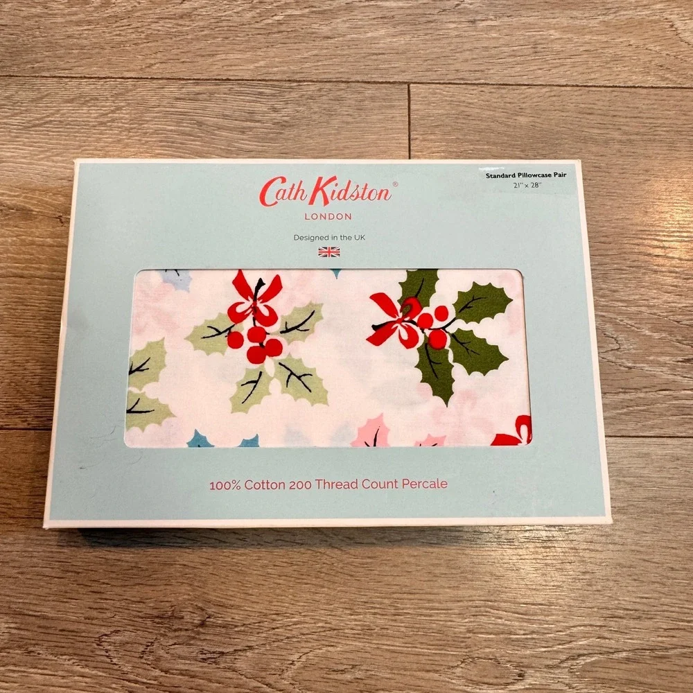 NIB Cath Kidston London Christmas Holly Multi Pillowcase Pair 200 Thread Percale
